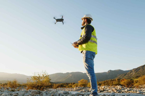 Inspección industrial con drones · Topógrafos para Servicios Topográficos y Geomáticos Sabadell